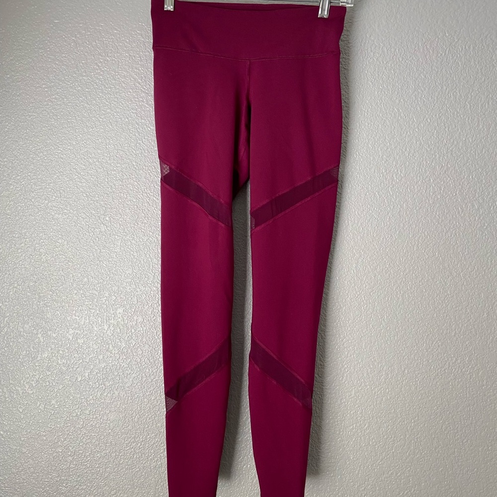 Old Navy Active burgundy leggings with mesh
